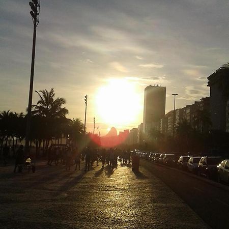 Copacabana Uma Quadra Da Praia Рио-де-Жанейро Экстерьер фото