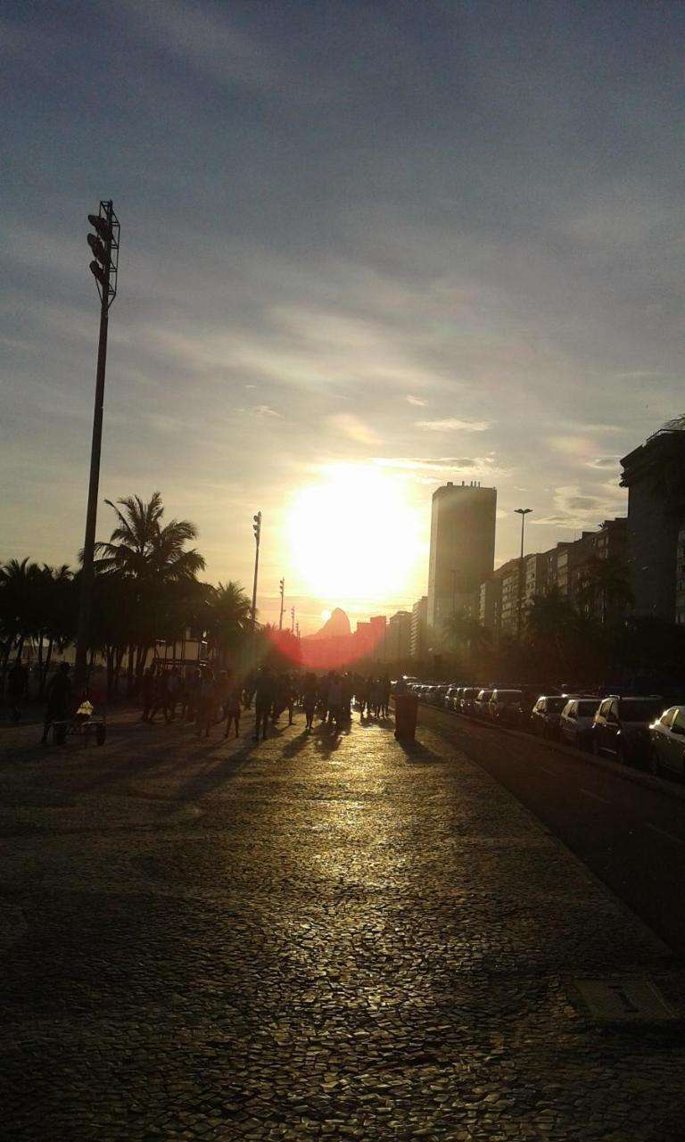 Copacabana Uma Quadra Da Praia Рио-де-Жанейро Экстерьер фото